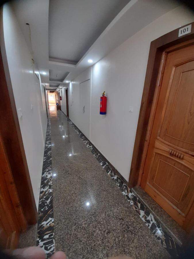 Hotel Zoon Dabb Srinagar Airport Kashmir Buitenkant foto