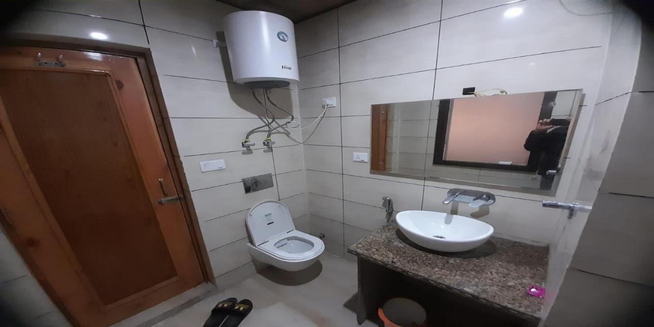 Hotel Zoon Dabb Srinagar Airport Kashmir Buitenkant foto