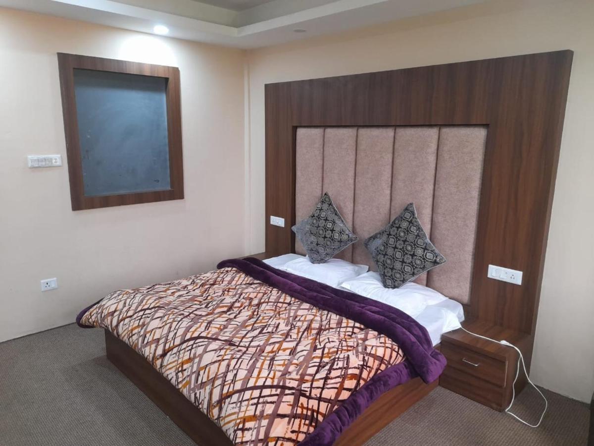 Hotel Zoon Dabb Srinagar Airport Kashmir Buitenkant foto