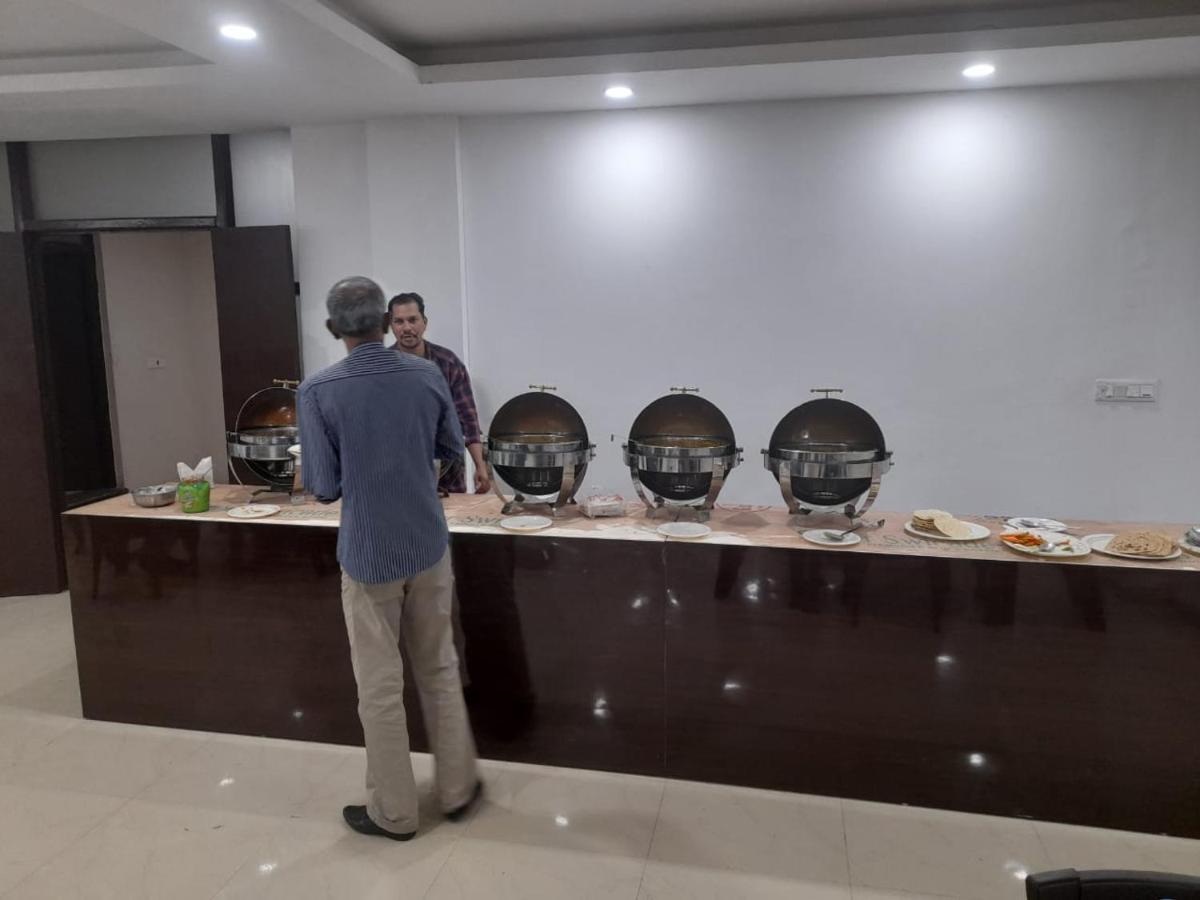 Hotel Zoon Dabb Srinagar Airport Kashmir Buitenkant foto