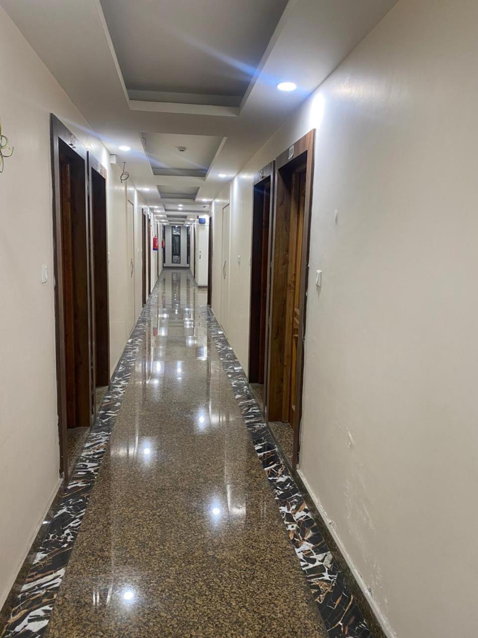 Hotel Zoon Dabb Srinagar Airport Kashmir Buitenkant foto