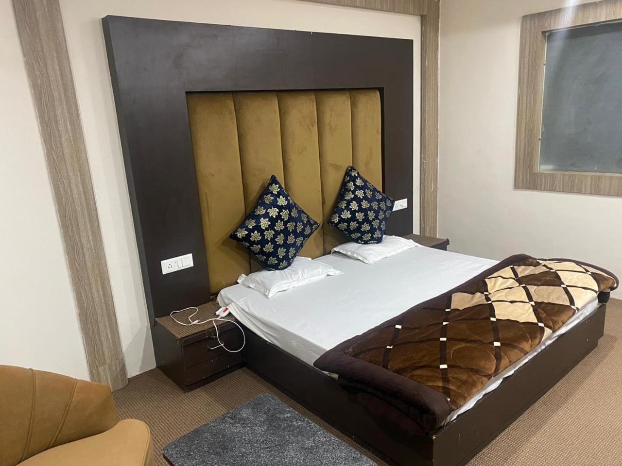 Hotel Zoon Dabb Srinagar Airport Kashmir Buitenkant foto