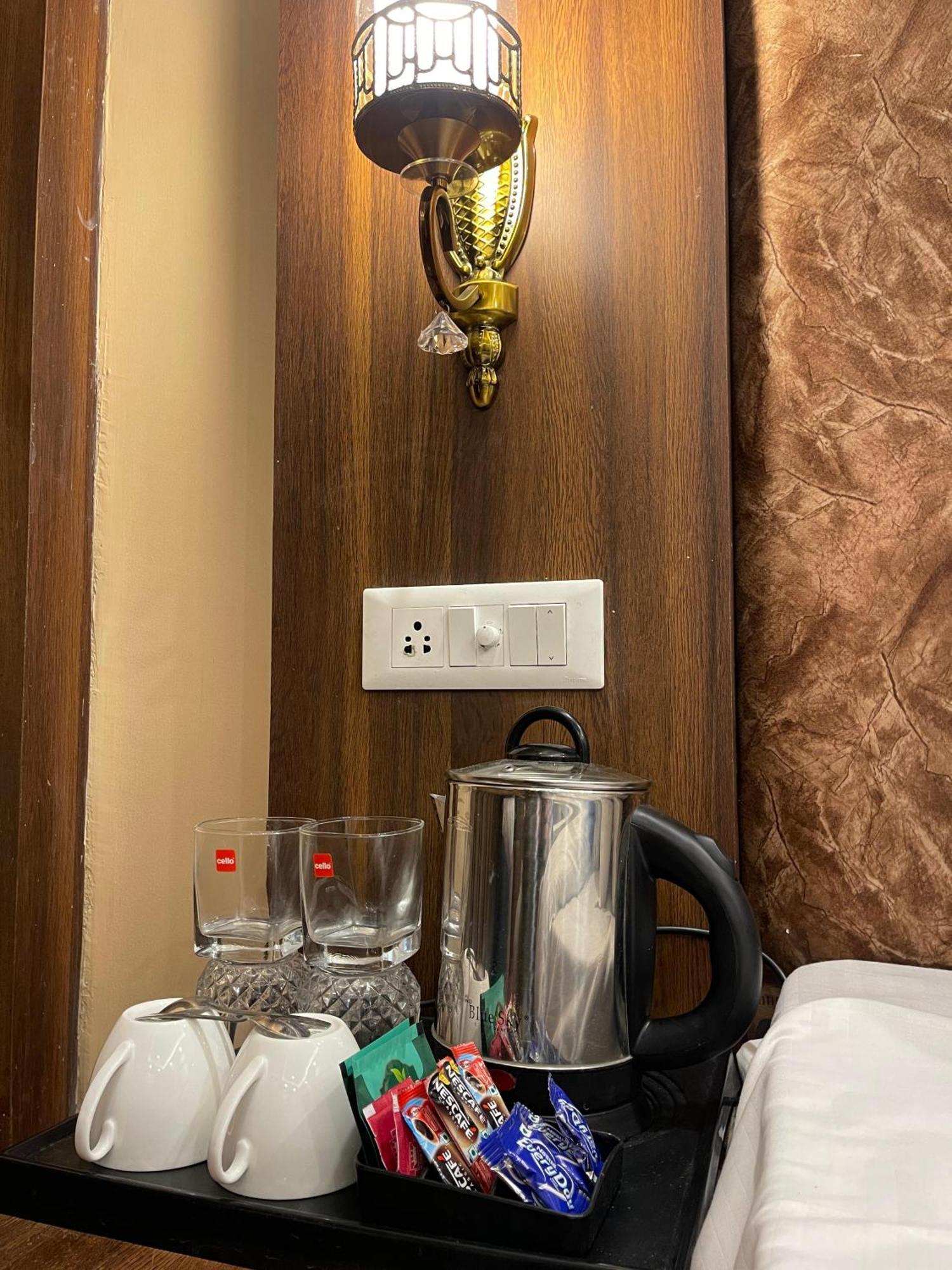 Hotel Zoon Dabb Srinagar Airport Kashmir Buitenkant foto