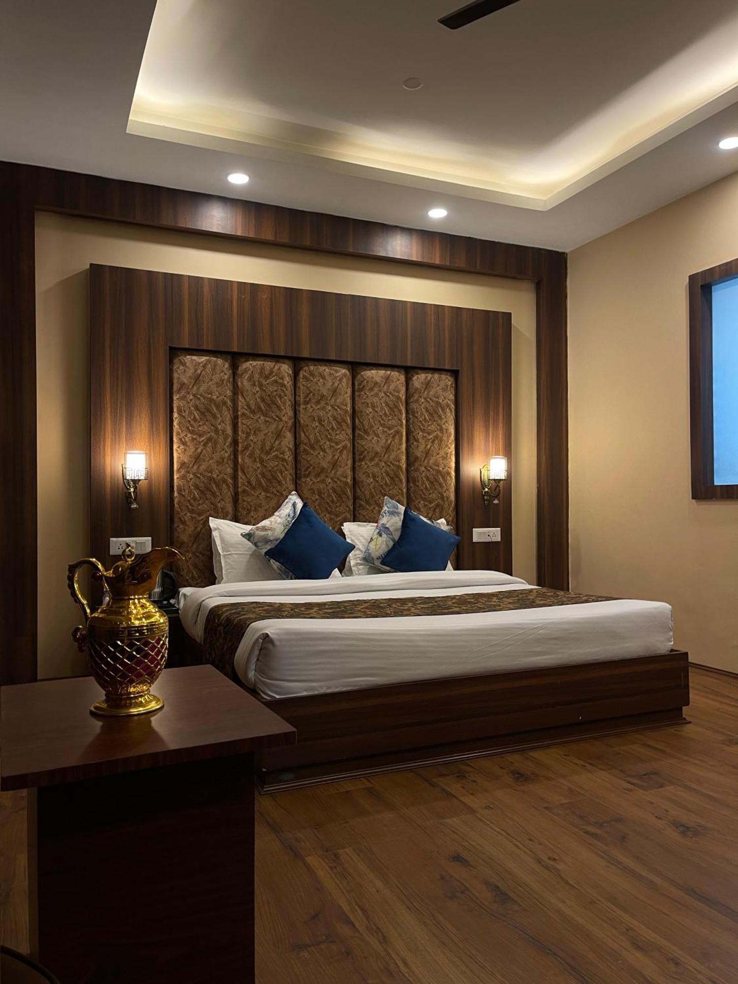 Hotel Zoon Dabb Srinagar Airport Kashmir Buitenkant foto