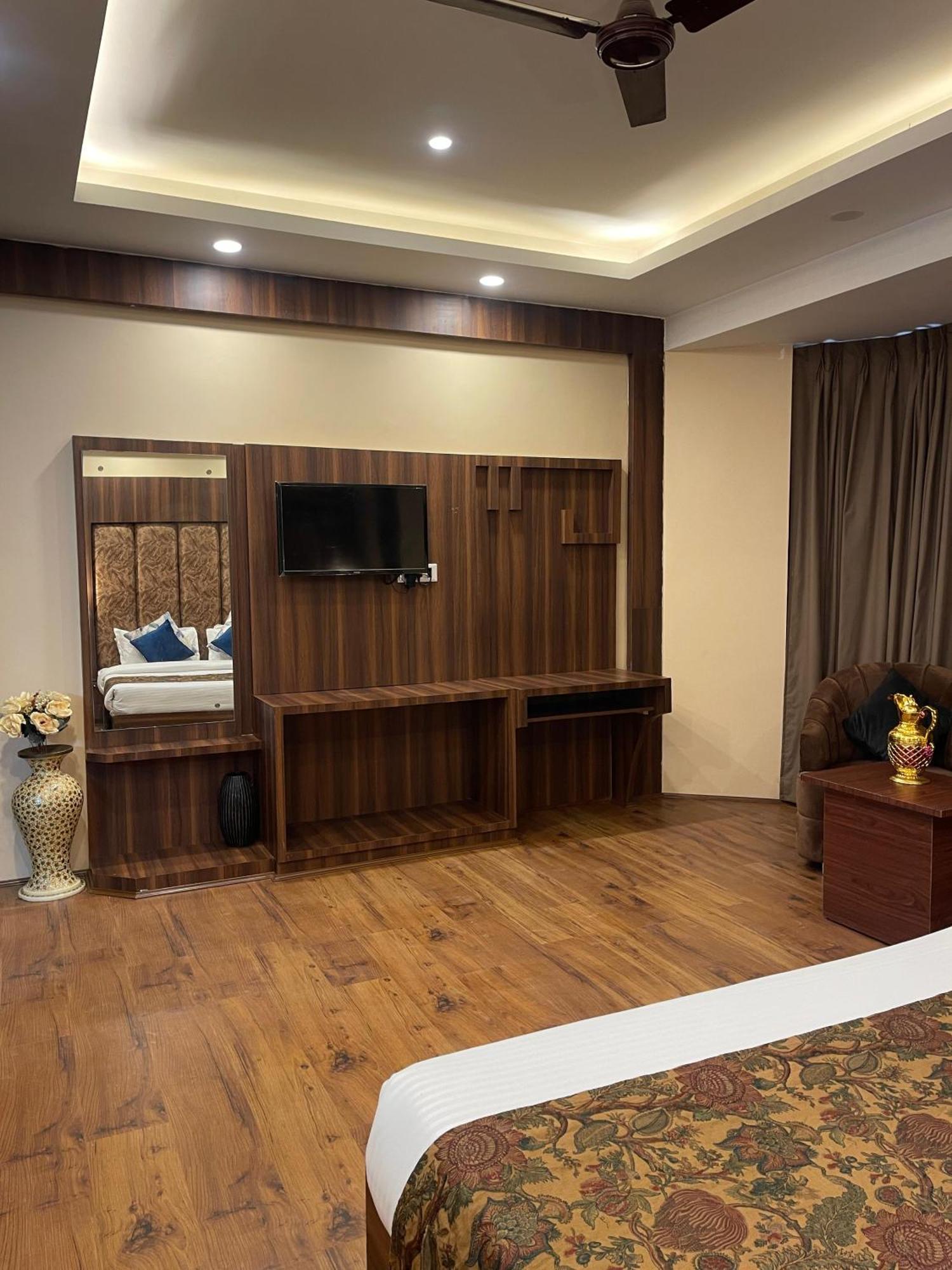 Hotel Zoon Dabb Srinagar Airport Kashmir Buitenkant foto