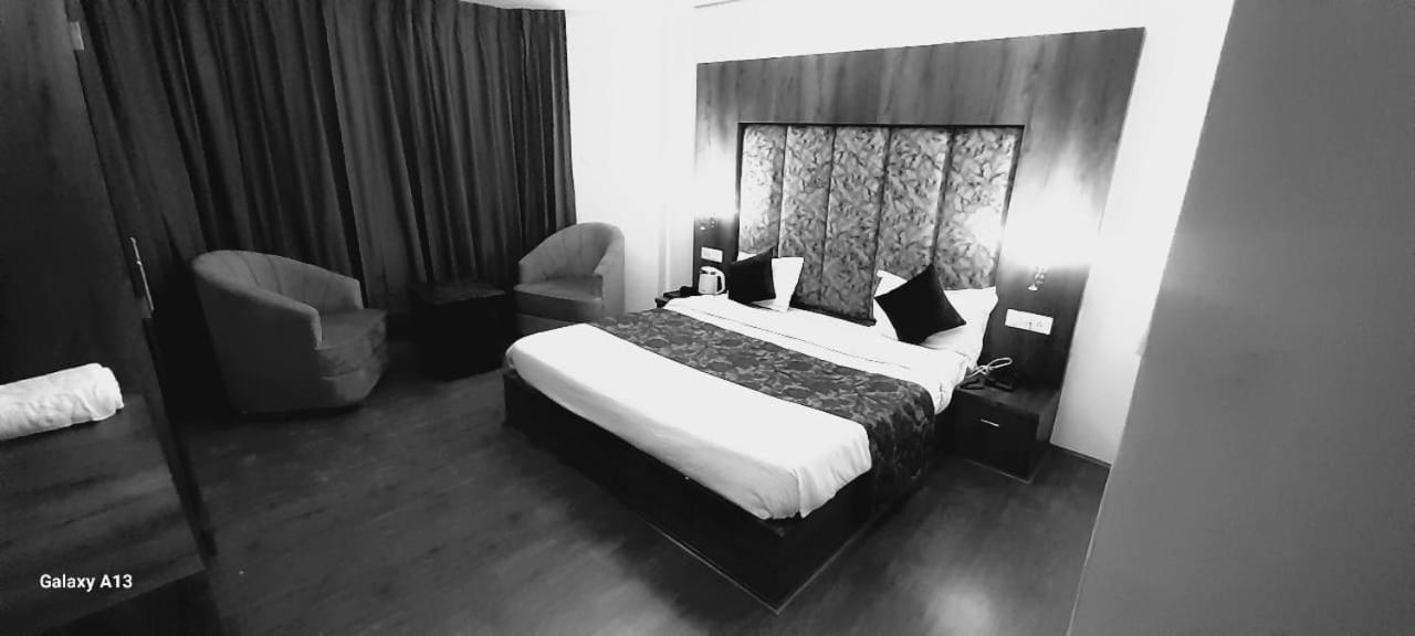 Hotel Zoon Dabb Srinagar Airport Kashmir Buitenkant foto