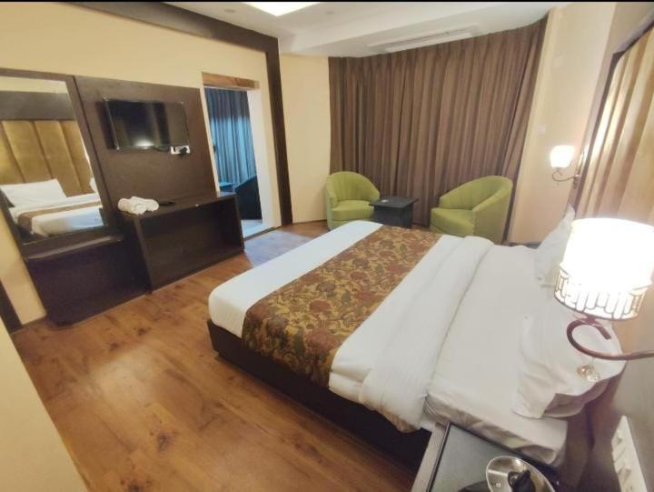 Hotel Zoon Dabb Srinagar Airport Kashmir Buitenkant foto